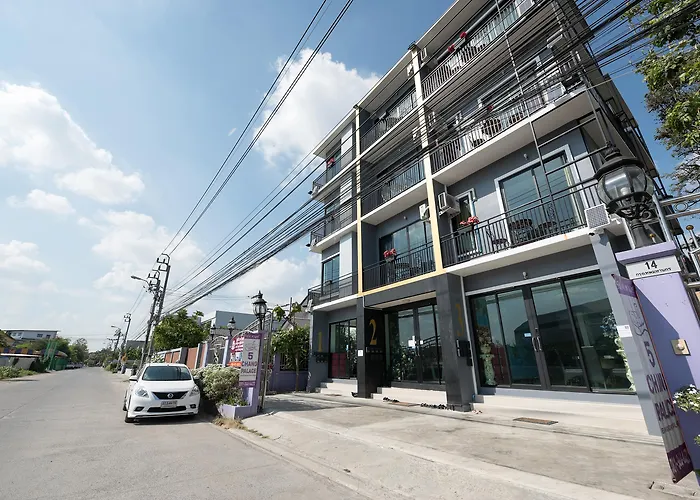 5 Chang Palace