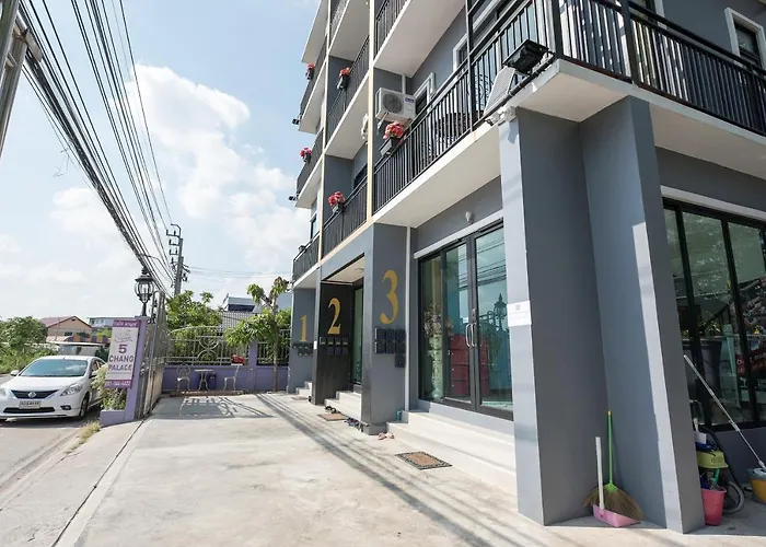 5 Chang Palace 호텔 2*