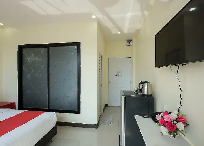 5 Chang Palace Hotel